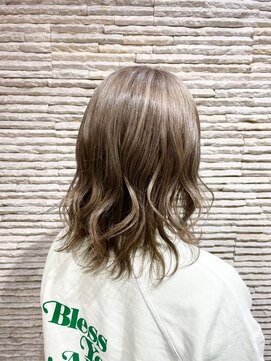 ビス ヘア アンド ビューティー 西新井店(Vis Hair＆Beauty) 10代20代/ミルクティーグレージュ/ラベンダー/ブリーチ/小顔