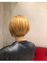 ニッチ(Niche) ハイトーン×ショートボブ