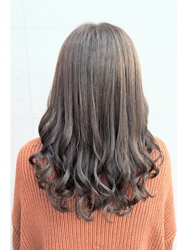 ノミネーション(Nomination) カーキアッシュ