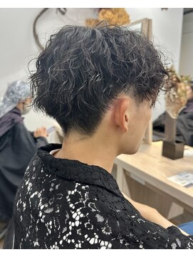 サロンドジョー(salon de joe) ツイストスパイラルパーマメンズマッシュ刈り上げ　奥東巧真