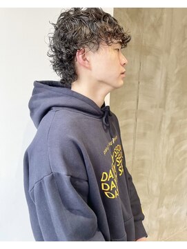 イル(ill) ハードパーマ ウルフ ミディアム メンズ