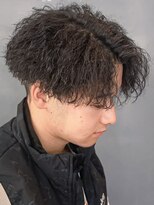 バース バイ ハピネス(BIRTH by happiness)&nbsp;奈良men's縦落ちツイストスパイラルパーマ　センターパート