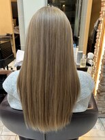 アルターリアン(aL ter LieN) 【ホワイトミルクティー】ホワイトグレージュ/ミニウルフ 林