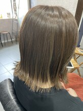 ルーツ(ROOTS)&nbsp;ナチュラルな透明感のグレージュカラー