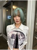 ミントブルーとブラウンのコントラストボブウルフ