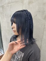 バド(bado)&nbsp;ネイビーカラー/透明感カラー／レイヤーカット／髪質改善/本町