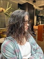 ビハインドザカーテン(BEHIND THE CURTAIN)&nbsp;メンズロング×パーマスタイル