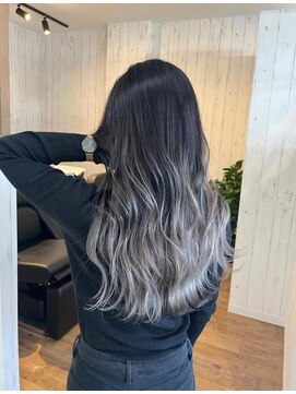 ワク 藤沢店(waku) バレイヤージュ シルバー ブリーチ
