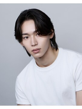 サヴォア オム(Savoir homme) 韓国風センターパートウルフ