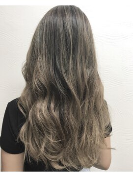 アッベリーレ(A'bbellire) グラデーション×ハイライト×グレーアッシュ