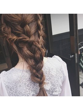 ノウェム バイ シーラス(novem by cirrus) 【novem】みつあみ×アレンジ20代/30代/40代/50代