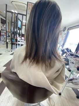 美容室 ハッピー どちらかが地毛です！ベビーシールエクステは馴染む！