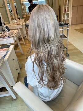 ヘアメイク アージュ 大野城 下大利店(HAIR MAKE age) ホワイトミルクティー×ゆるふわロング　20代30代