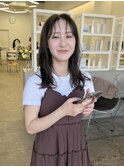 グレージュカラー×ミディアムレイヤー