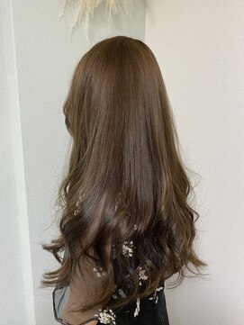 レア(Lea) アッシュ系カラー