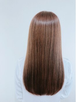 アニー(annie hair design)の写真/自然な仕上がりで、うねりや広がりを抑え、髪に自信が持てる美しいストレートヘアへ☆