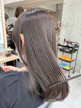 ディーエックス ウエスト(Dxxxx WEST) 透明感グレージュカラー［韓国/顔周りカット/イルミナカラー］