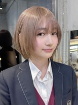 サンク 原宿 表参道(cinq)&nbsp;ハイトーンカラーミディアムレイヤーカットヘーゼルベージュボブ