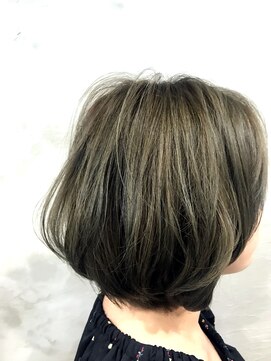 エスト 小倉(est) 奥行きカラー!グラデーションショートボブ