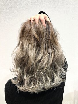 アッシュ 豊田店(Ash) ホワイトベージュ×バレイヤージュ