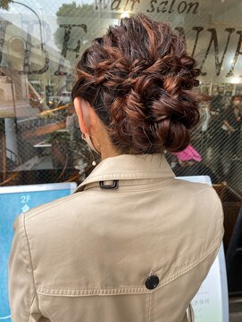 バイブアンドアネックス(VIBE & ANNEX) 《momoka》シニヨンアップ結婚式お呼ばれパーティー石川町横浜