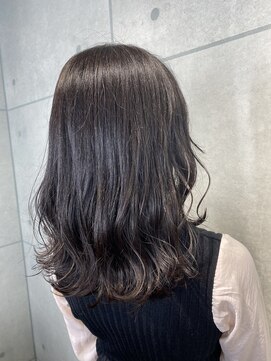 オズ デザイン マーケット(Oz Design Market) 透明感グレージュカラー韓国風セミロング顔周りレイヤーカット