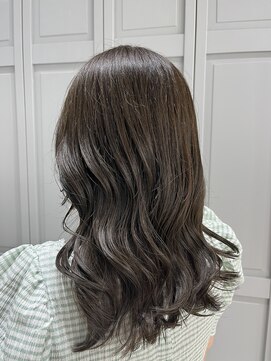 ジーナ 流山おおたかの森(Zina) オリーブベージュ×ヨシンモリ【Zina　大越香苗】