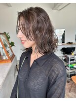 フィル(fil)&nbsp;ミディアムパーマ／グレージュ