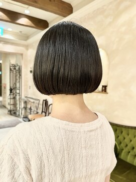 ビュートリアム265(BEAUTRIUM 265) ボブ/ミニボブ/ぱつっとカット/縮毛矯正/ストレート/黒髪/銀座