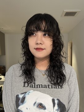 ナループロアツム(Nalu pu loa Tsum) ロングウルフ/セミロングウルフ/ウルフカット/レイヤーパーマ