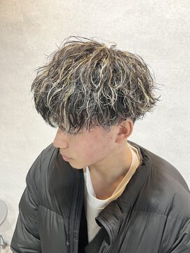 ブラック 渋谷(BLUCK) 【渋谷駅徒歩6分☆メンズ特化】波巻きハイライト