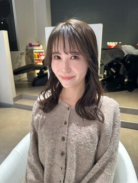 アム(amu) 韓国ヘア/前髪パーマ/レイヤーカット/くびれミディ/小顔カット