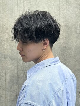 バイフィフス 原宿/表参道(by fifth) センターパート波巻きパーマスパイラルパーマシャドウパーマ