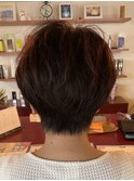 くせ毛を活かしたショートスタイル