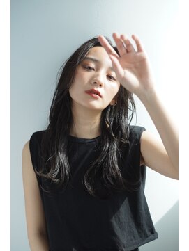 ルフュージュ バイ プロデュース 相模大野店(Refuge by Produce) 暗髪/レイヤーカット/長めバング