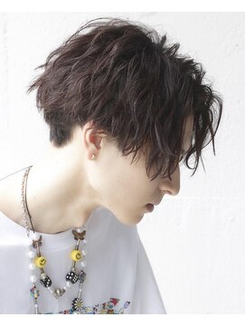 リップス 原宿(LIPPS) 前下がりセンターパート