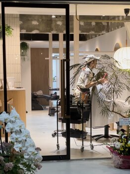 コヨミ バイ ルスカ(coyomi. by ruska)の写真/□和モダン×北欧の静かな空間で、カウンセリングから仕上げ、アフターケアまで一人のスタイリストが伴走