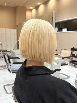 ジジ インターパーク 宇都宮(Gigi) ブリーチ2回以上でブロンドに!