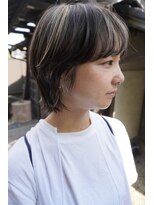 ディスイズアペン(This is a pen.) 透け感ハイライトの大人ショート