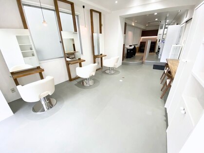 アグ ヘアー ヘルム 市川駅前店(Agu hair helm)の写真