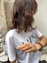 モルニ(MORNI)&nbsp;ゆるウェーブ_マロンベージュ Aラインボブ かきあげ