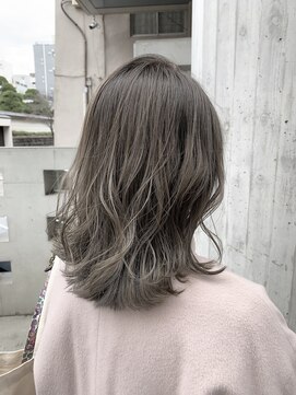 リバレッジ 広尾(Leverage) アッシュグレージュ外ハネボブ