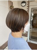アッシュベージュなショートボブ