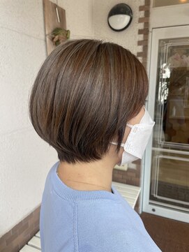 ヘアースイッチ(HAIR SWITCH) アッシュベージュなショートボブ