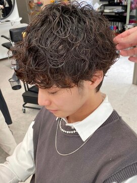 ウェイビーエフティフィフス 横浜西口(WAVEY ft.fifth) ツイストスパイラル波打ちマッシュショートツーブロックメンズ