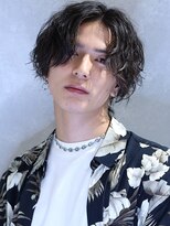 コンフィデンス メンズヘアー(confidence MEN'S HAIR)&nbsp;ツイストスパイラルパーマ センターパートマッシュウルフ