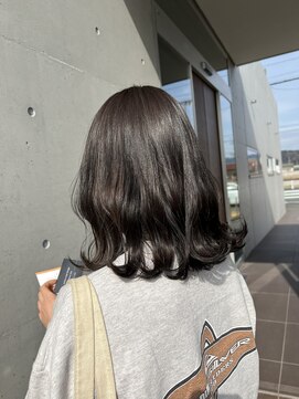 アチーブ ヘア デザイン(achieve hair design) 柔らかグレージュ暗髪 ゆるふわウェーブレイヤーミディ