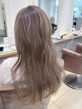 ネオリーブアイム 横浜西口店(Neolive aim) 白髪ぼかしハイライト ミルクティーベージュ【横浜】k