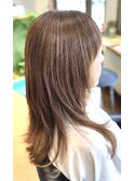 セミロングレイヤースタイル