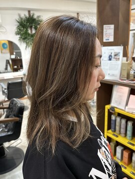 ルイ(ROUIS produced by LUCK 津田沼) ROUIS 津田沼 白髪ぼかしハイライト